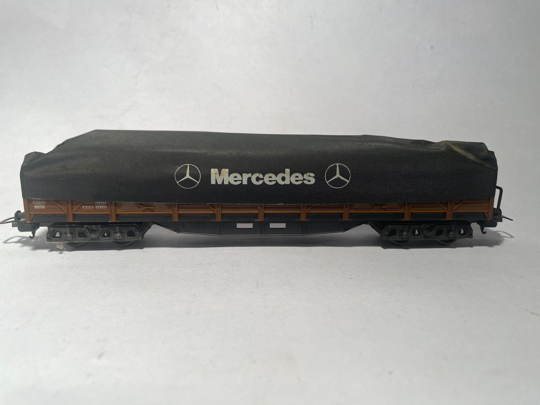 Lima Modellini di ferrovie: LIMA Güterwagen mit MERCEDES Blache, DC Achsen – Usato da Buchrain venduto da Modellbahn11 1
