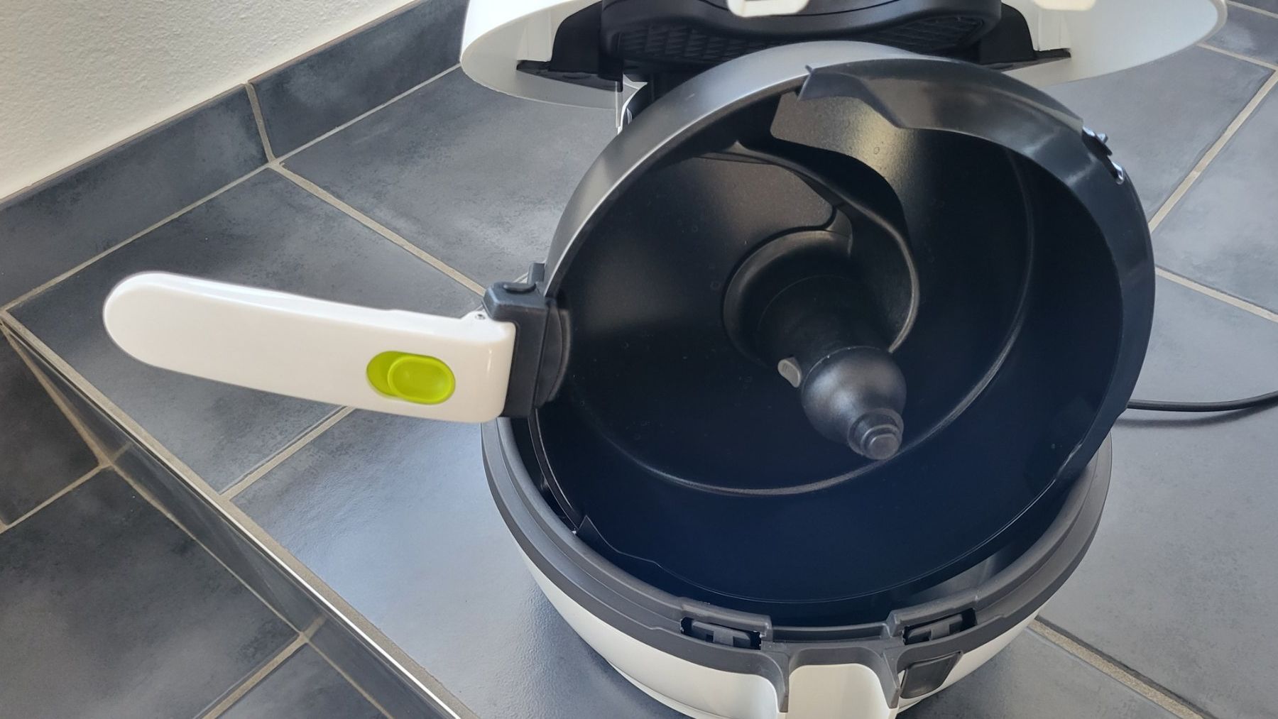 Tefal Elettrodomestici da cucina: Heissluftfritteuse Tefal Actifry Extra weiss gebraucht – Usato da Heiden venduto da bt-4532 4