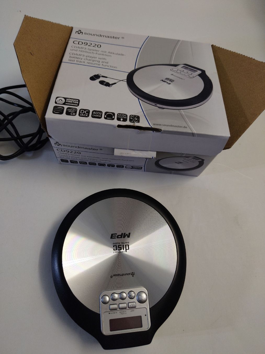 Lettore multimediale portatile: Soundmaster CD9220 CD MP3 Player silber  – Nuovo (secondo la descrizione) da Goldach venduto da Fuchour