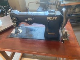 Industrie Nähmaschine Pfaff inkl. Ersatzteile
