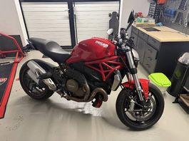 Ducati Monster 1200 