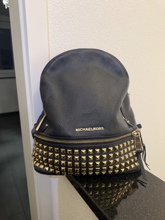 Schwarzer Michael Kors Rucksack mit Nieten - Top Zustand!