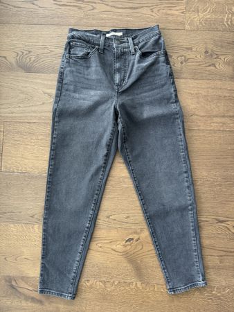 Levi‘s High Waisted Mom Jeans