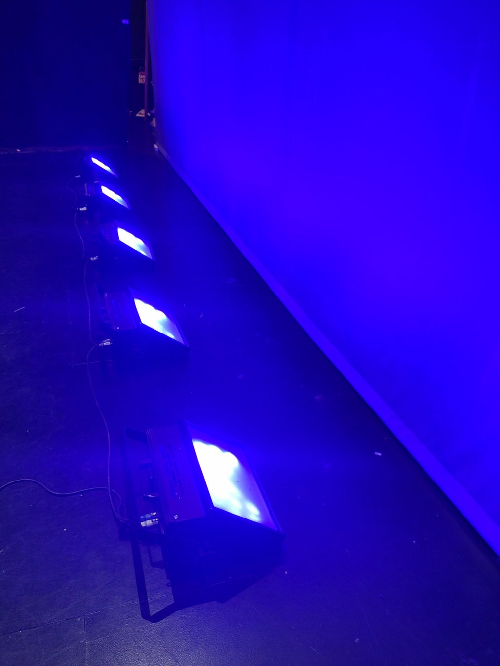 Lampade: 5x Spotlight Cyclorama LED 300w RGBW – Usato da La Chaux-de-Fonds venduto da JeanSeb 3