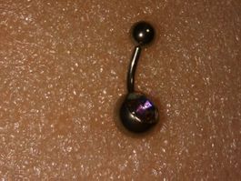 BAUCHNABEL PIERCING,,MIT GEFÄRBT ZERKONIA,,LELA FARBE