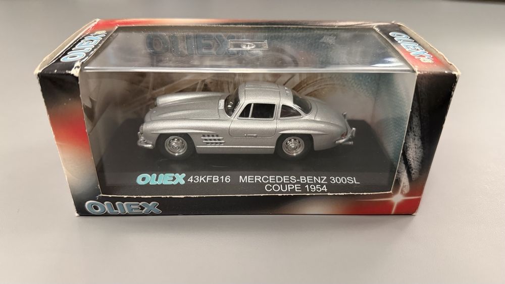 Modèle Réduit Mercedes-Benz 300SL Coupé 1954 – Échelle 1/43, Gris Métal – Neuf Oliex