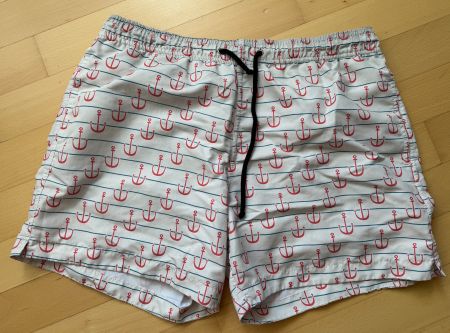 Badehose, weiss, rotes Ankermuster