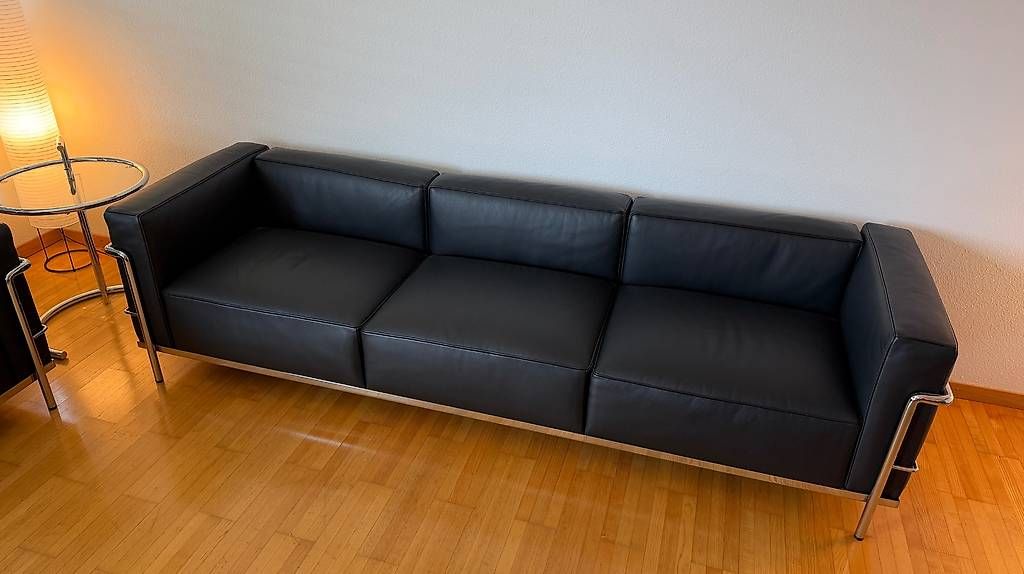 Sessel: Cassina LC3 Sessel & Sofa + ClassiCon Table – Gebraucht aus Zug von tho_b78v 1