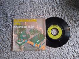 MALCOLM MCLAREN AND THE WORLDS FAM...  BUFFALO GOALS   7 NER