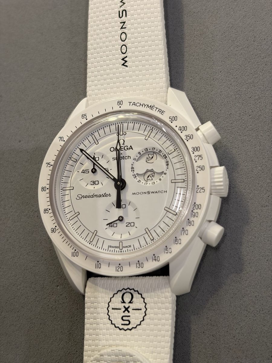 Swatch Orologi: Swatch moonphase snoopy white – Usato da Vevey venduto da Eiden77