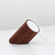 Apple Caricabatterie: Desk Stand and MagSafe Cable from Rolling Square – Usato da Zürich venduto da u___nick