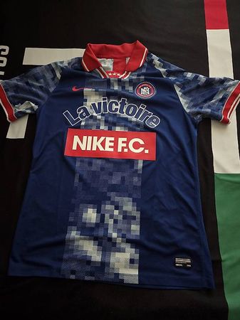Oringinales Nike Football Club T-shirt 