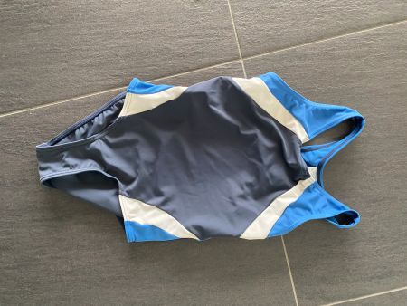 Badeanzug / Schwimmanzug 134/140