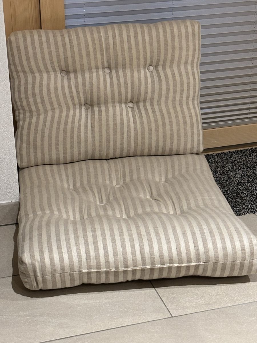 Cuscini: Cuscini decorativi a righe beige e bianco, set di 6 – Usato da Vezia venduto da rit_7ypb