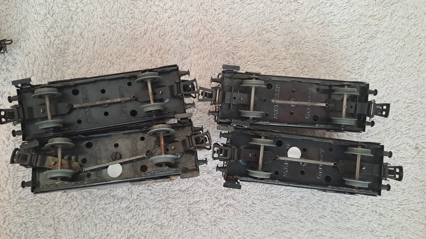 Märklin Modelleisenbahnen: Märklin 8 Tankwagen H0 WS/04 – Gebraucht aus Winterthur von Riebeli333 9