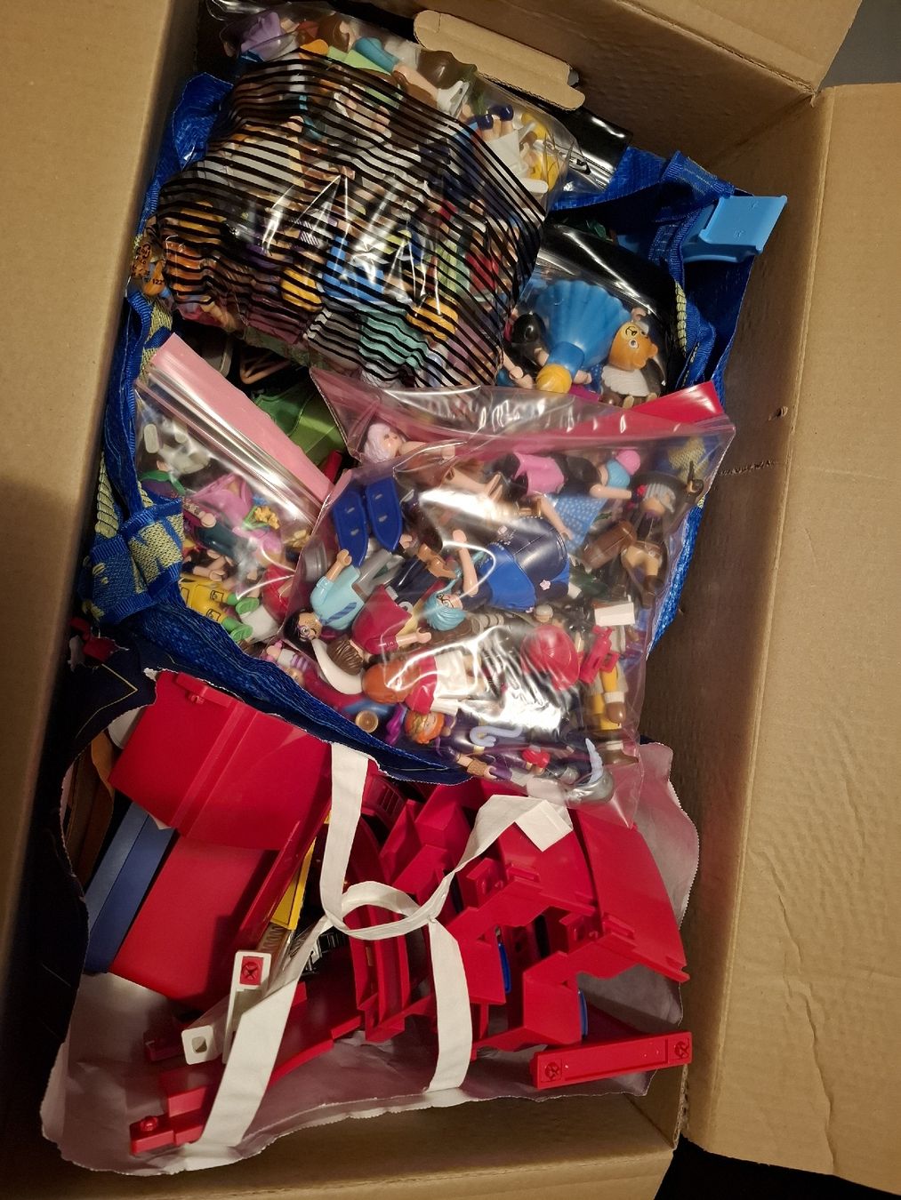 Playmobil Giocattoli: 10 Umzugskartons voll Playmos – Usato da Gipf-Oberfrick venduto da Birgitwet 8