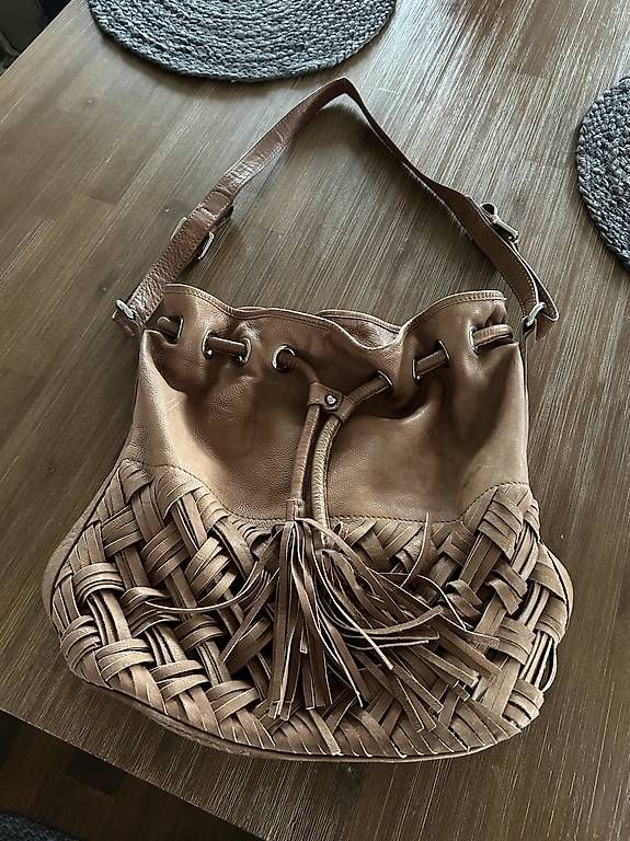 Altro in  Abbigliamento & Accessori: Umhänge Tasche Braun Leder – Usato da Beringen venduto da Sternli650