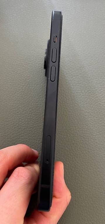Apple Telefoni cellulari / Smartphones: iPhone 15 schwarz – Nuovo (secondo la descrizione) da Kilchberg ZH venduto da ann_by7z 2
