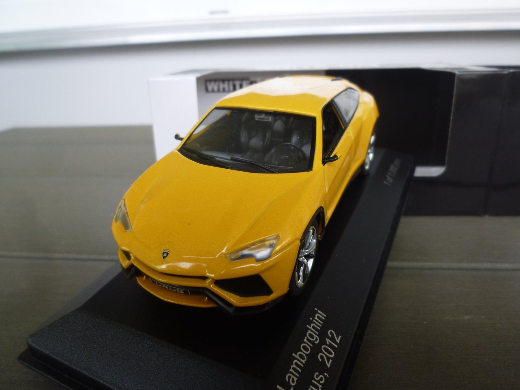 Lamborghini Modellini d'auto: Lamborghini Urus (2012) – Nuovo e nell'imballaggio originale da Flawil venduto da Imperiosud 2