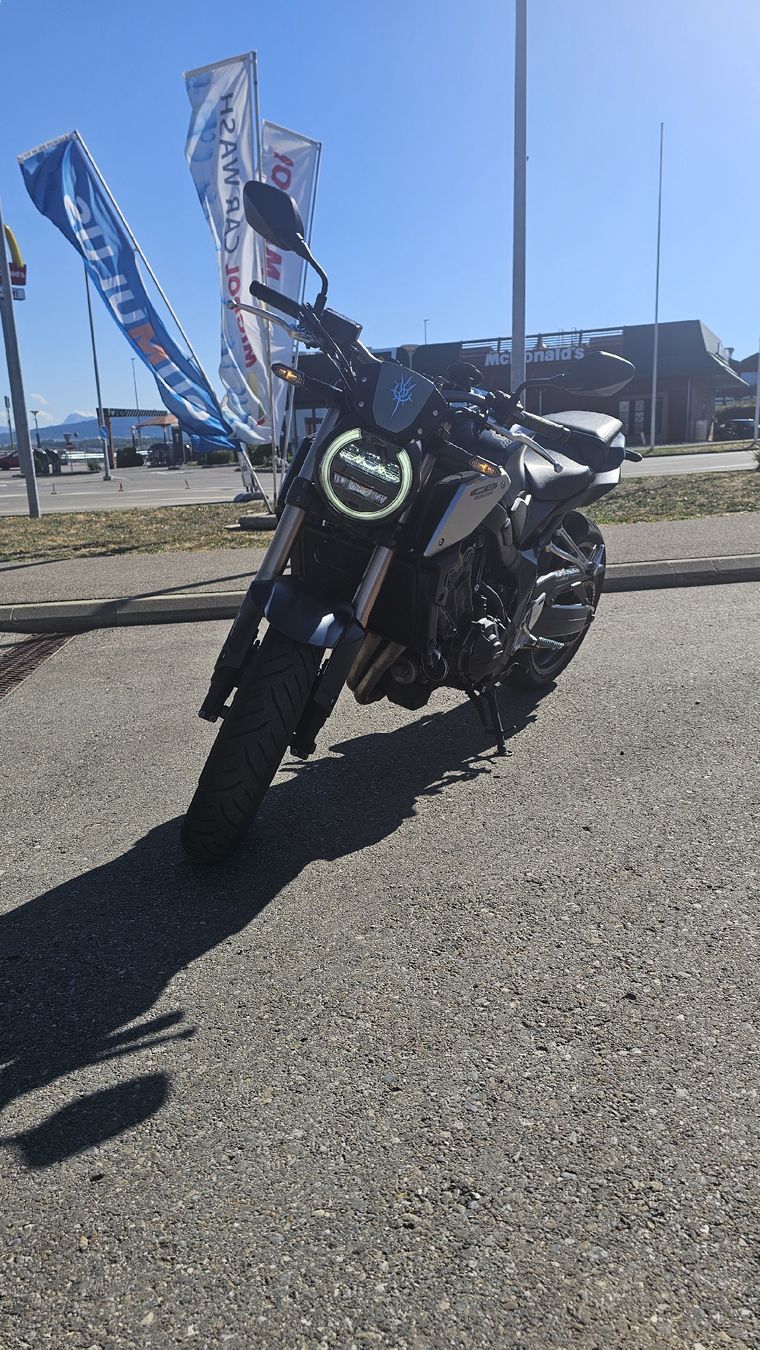 Honda Strada: Honda CB 650 R ABS – Usato da Treyvaux venduto da ChrisWhite 9