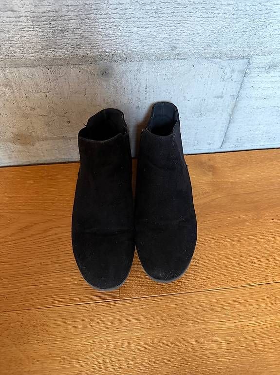 Chaussures femmes: Stiefeletten schwarz Gr. 38 – D'occasion à Flims Dorf par HB450 1