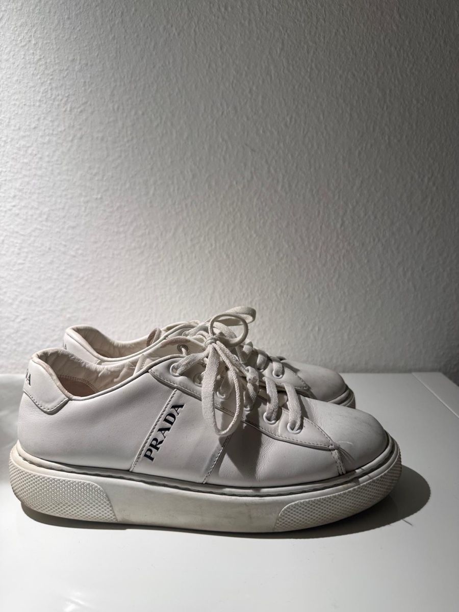 Prada Chaussures femmes: Prada Sneaker weiss – D'occasion à Herisau par ogkosta 2