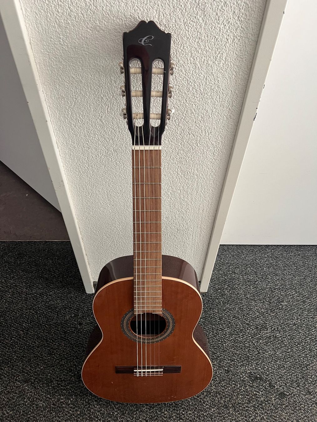 Strumenti musicali: Spanische 1/2 Gitarre der Marke Cuenca – Usato da Hochdorf venduto da Brandnew