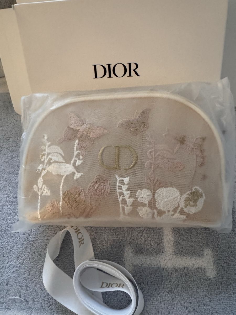 Dior Custodie per cosmetici: Trousse brodée Dior Butterfly – Nuovo e nell'imballaggio originale da Genève venduto da Allisgood