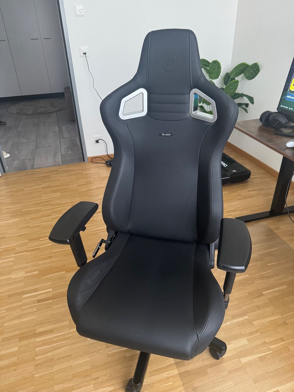 Sedie a rotelle: Gamingstuhl Noblechairs EPIC – Usato da Jona venduto da x.r 1