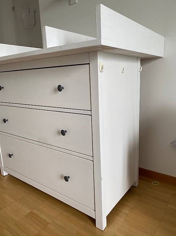 Ikea Wickeltisch & Zubehör: Wickeltisch Ikea Hemnes 74x118cm – Gebraucht aus Schwerzenbach von  1