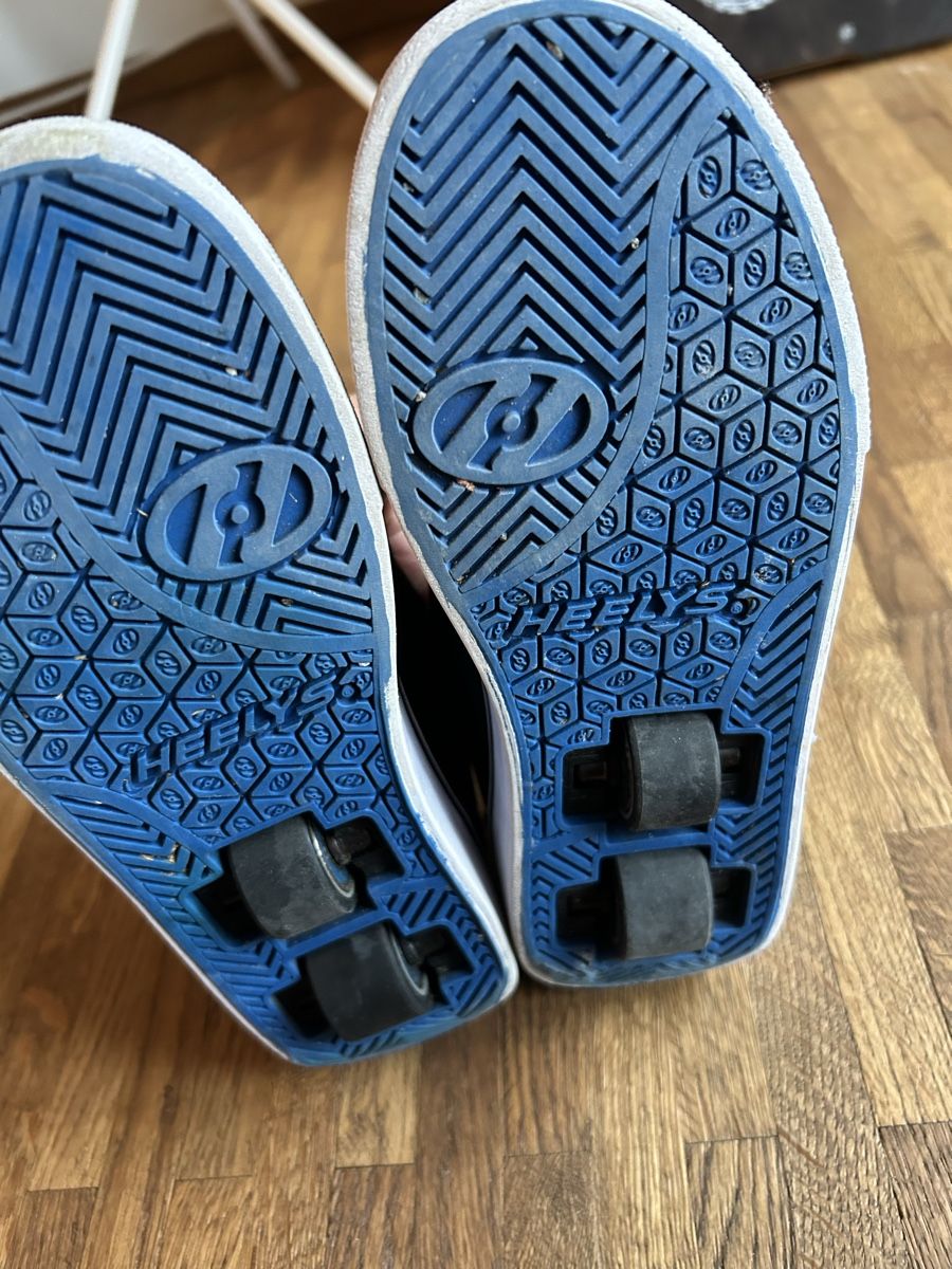 Pattini in linea & Pattini a rotelle: Heelys Rollschuhe gr. 33 – Usato da Kriens venduto da Exberlinerz 1