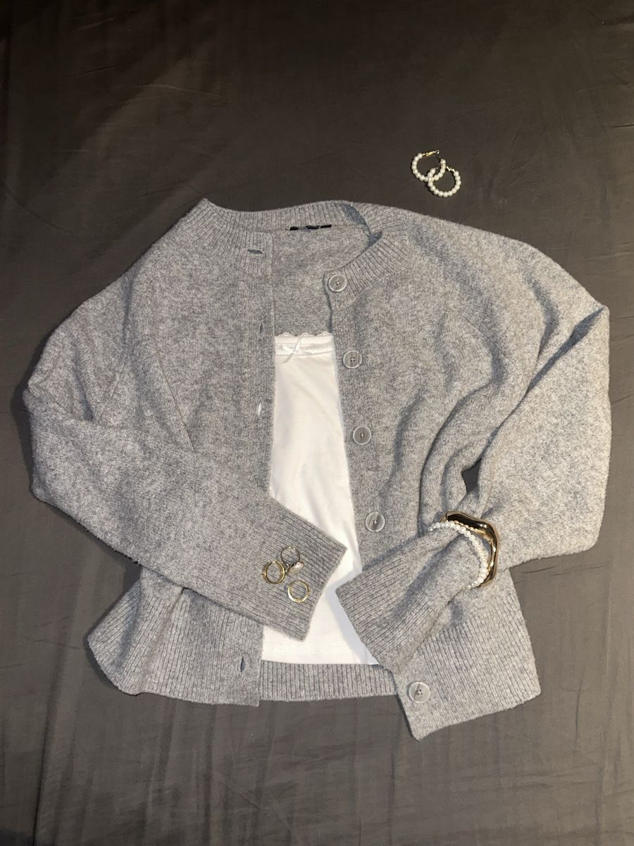 C&A Jacken: Graue Strickjacke – Gebraucht aus Grüningen von mel_c9v6