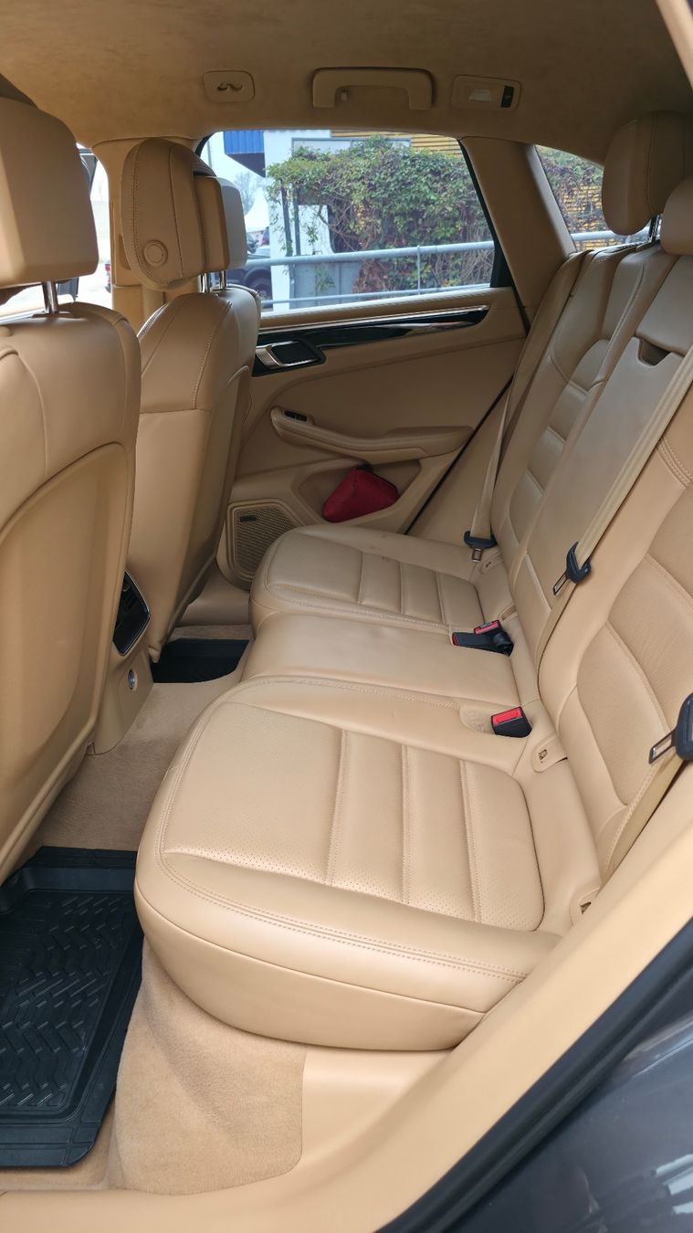 Porsche Automobili: Porsche Macan Turbo – Usato da Dübendorf venduto da raaadi 6