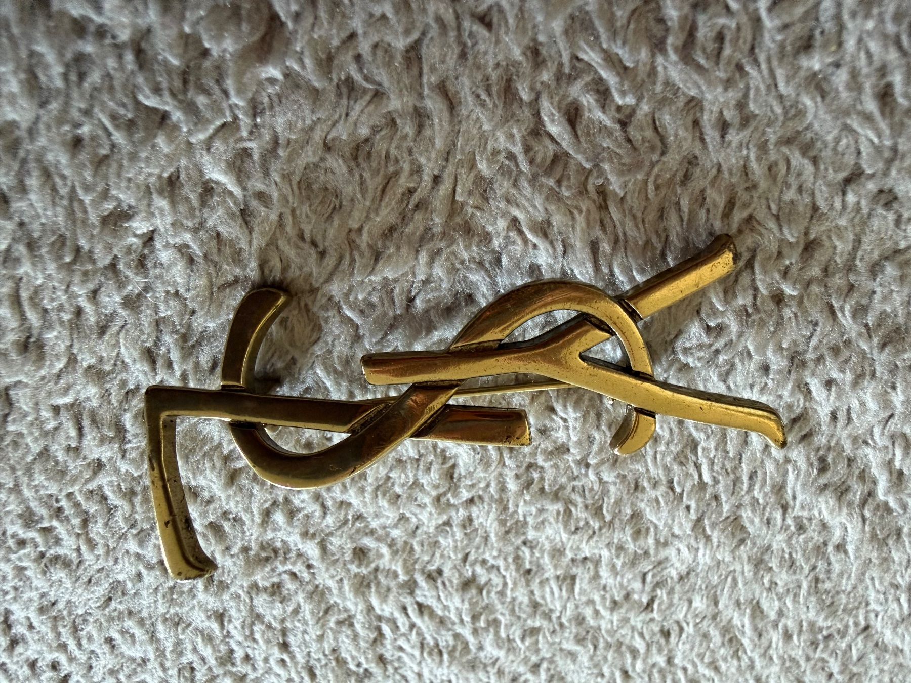 Saint Laurent Broschen & Nadeln: Yves Saint Laurent Brosche Logo – Gebraucht aus Aarau von KorgPA 8