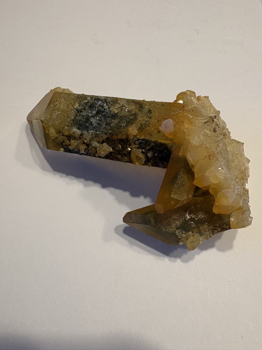 Minerali & Pietre curative: Gelber Quarz mit Limonith – Usato da Murten venduto da Tzaugg 7