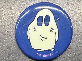 PIN Shy Ghost