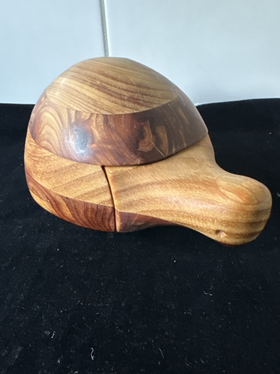 Statuette: Holzschatulle Schildkröte Deborah D. Bump Maker – Usato da Zürich venduto da Chaeffeler