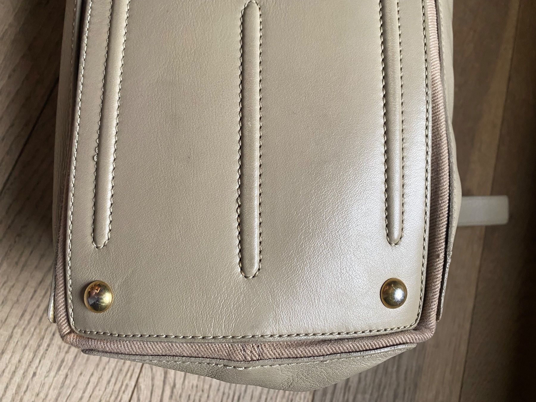 Saint Laurent Sacs femmes: Sac Yves Saint Laurent muse II – D'occasion à Hermance par joe_td6n 8