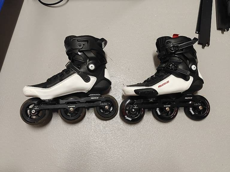 Patins à roul. & inline: Powerslide Tau 90 Gr. 42 – Neuf (Voir description) à Illnau par Galltari 2