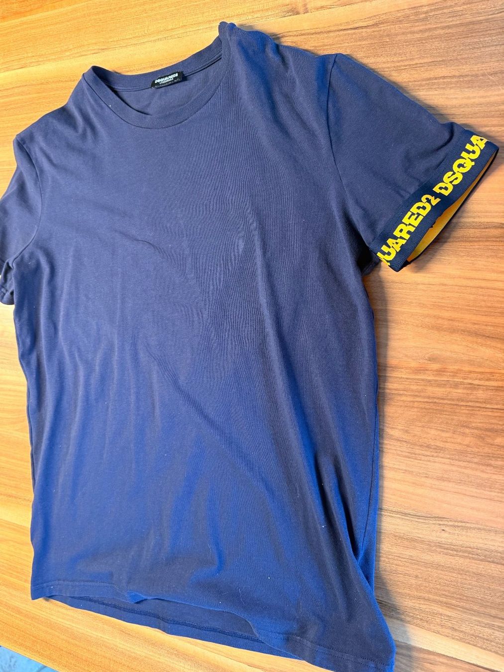 Dsquared2 T-shirt: Original DSQUARED2 T-Shirt Gr. L – Usato da Rüti ZH venduto da Maranello9