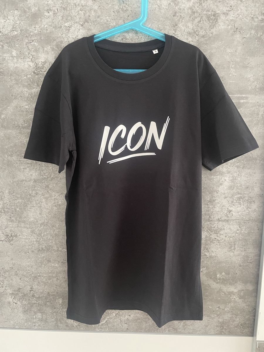 T-Shirts: Schwarzes ICON T-Shirt, Grösse XS – Neu und originalverpackt aus Biel/Bienne von Bolagol9