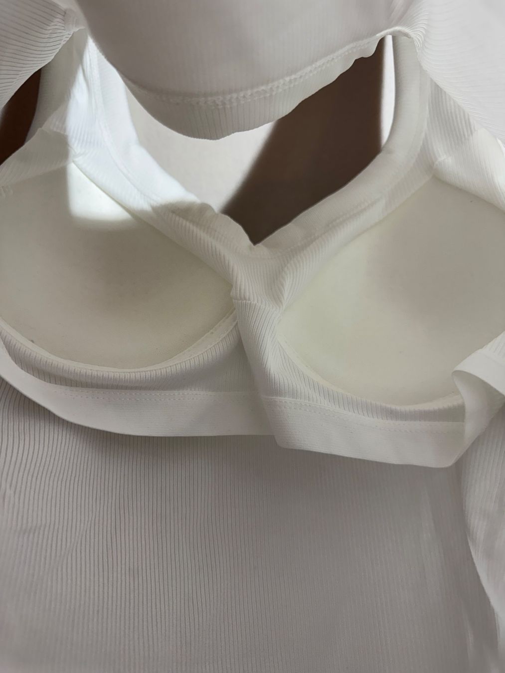Top: Weisses basic mit Cups Gr. L – Nuovo (secondo la descrizione) da Grosswangen venduto da SALE_SALE_SALE 5