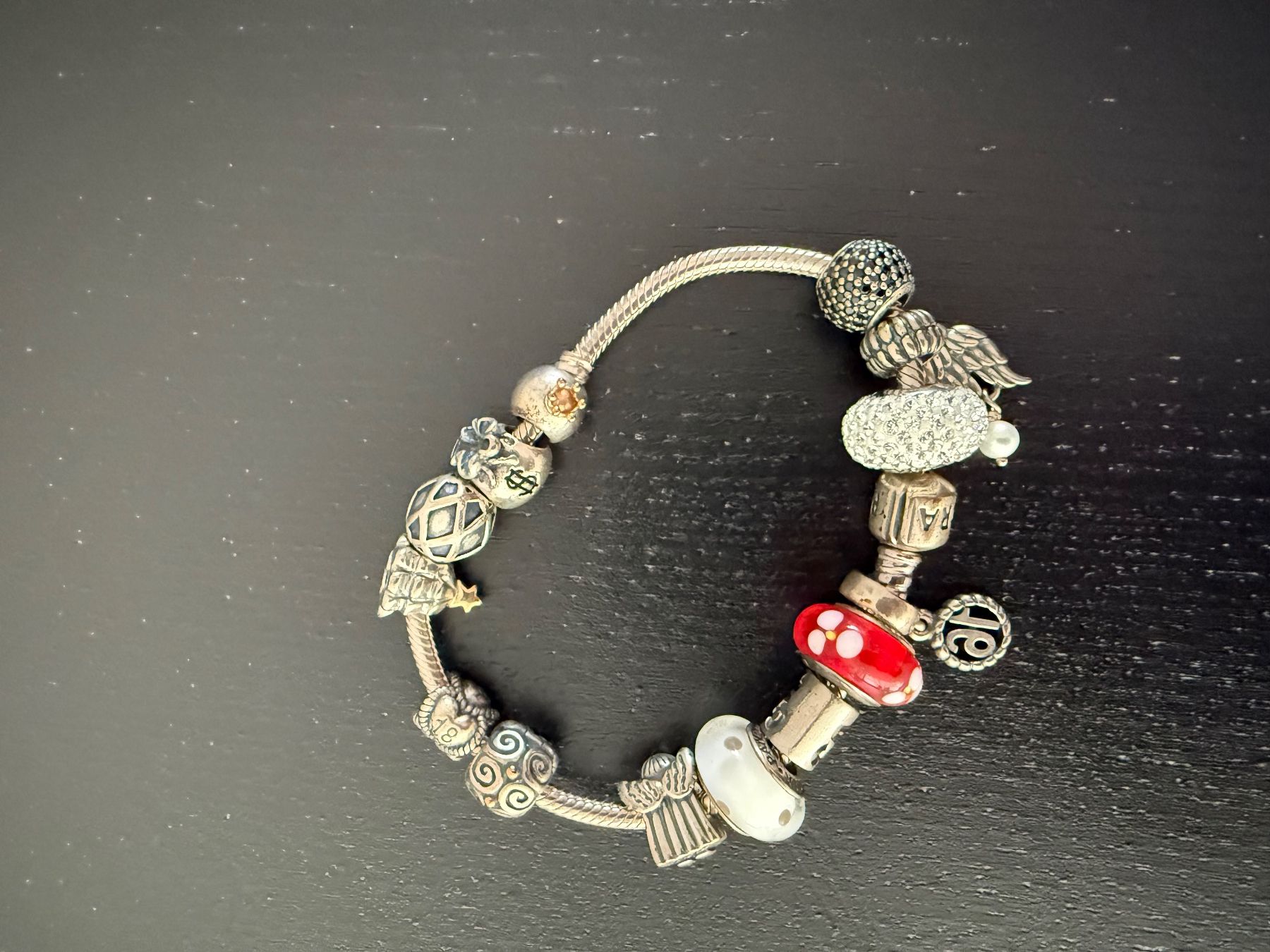 Pandora Bracciali & Braccialetti: Pandora-Armband mit Charms – Usato da Lüchingen venduto da Daan8 1