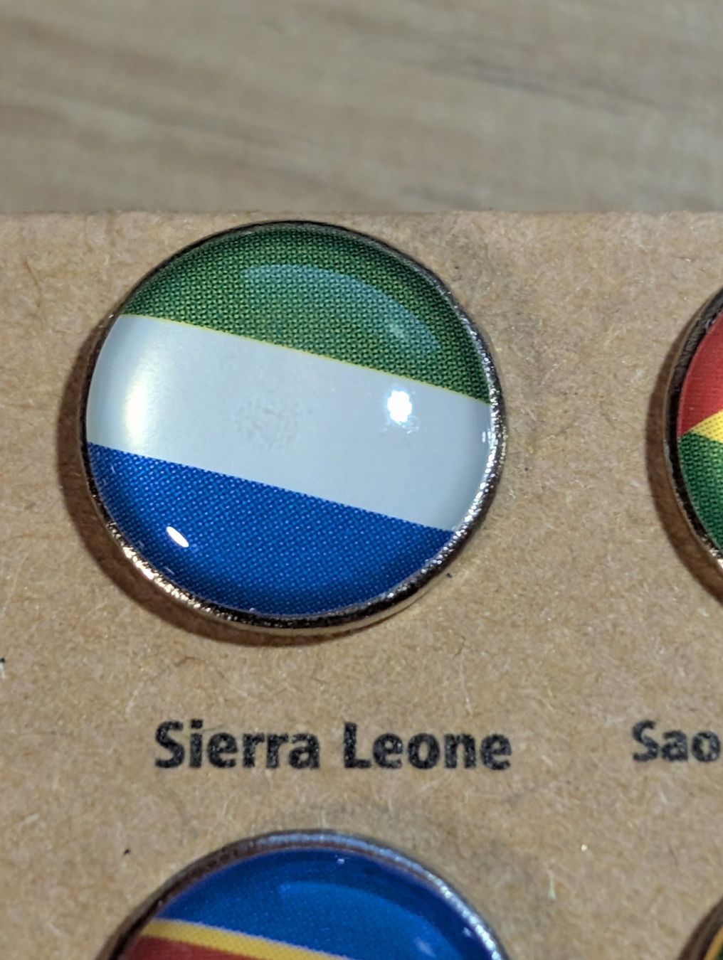 Plaketten & Abzeichen: Ansteckpin LW: Länderwappen – Gebraucht aus Oppligen von Pin-Fall-Shop