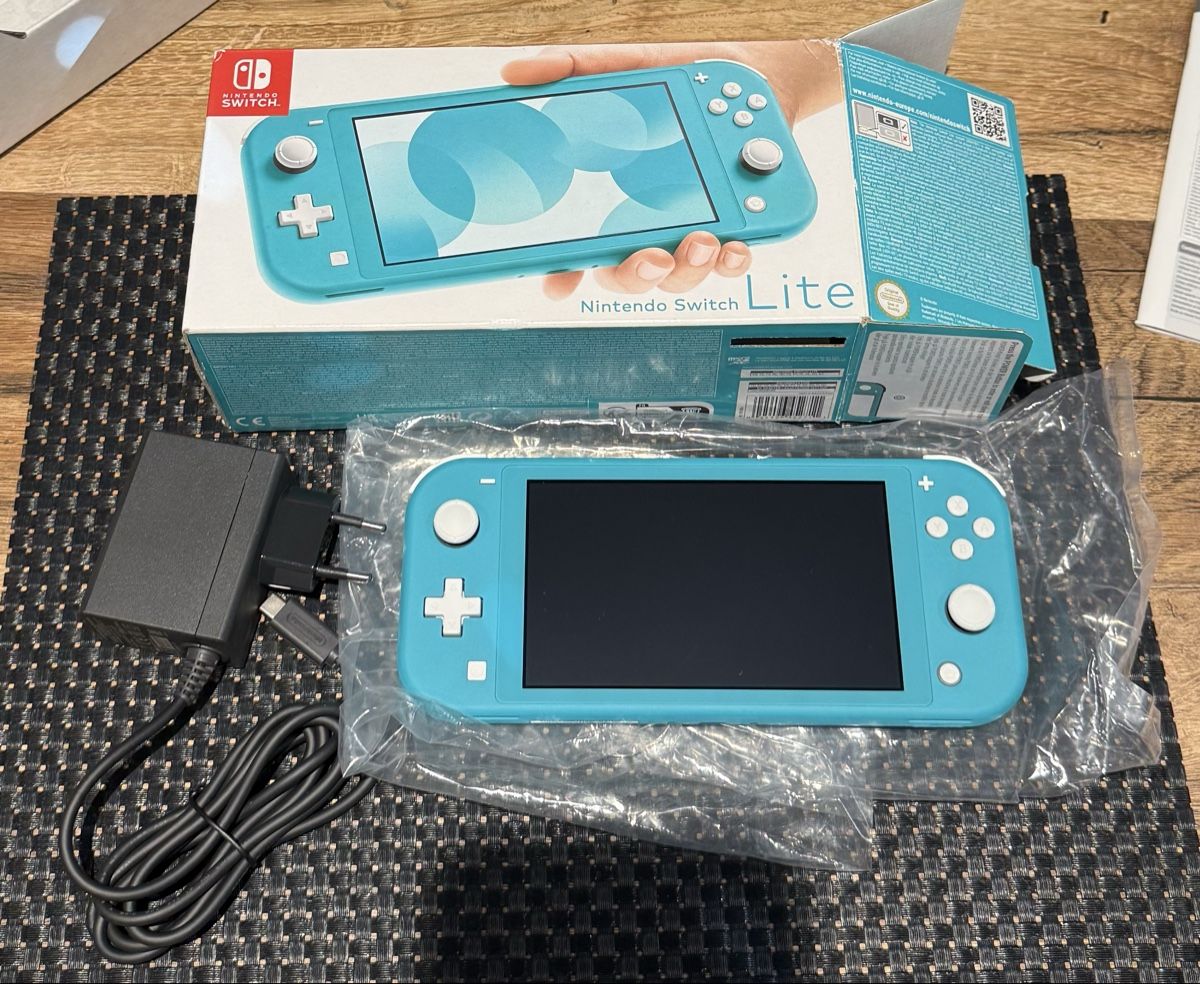 Nintendo Console: Nintendo Switch Lite Türkis mit Ladekabel – Usato da Buchs SG venduto da Tolm 1