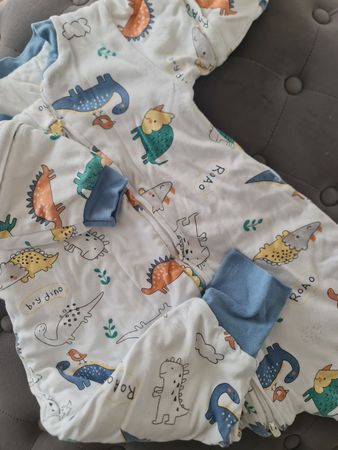 Baby Schlafanzug mit Dino Motiv, Grösse 80, Top Zustand!