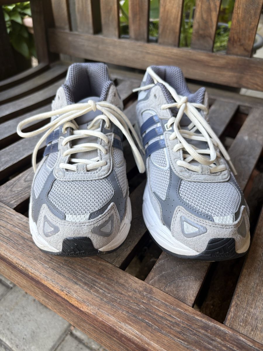 Adidas Herrenschuhe: Neuwertiger Adidas-Sneaker – Gebraucht aus Thalwil von 1wolfi 3