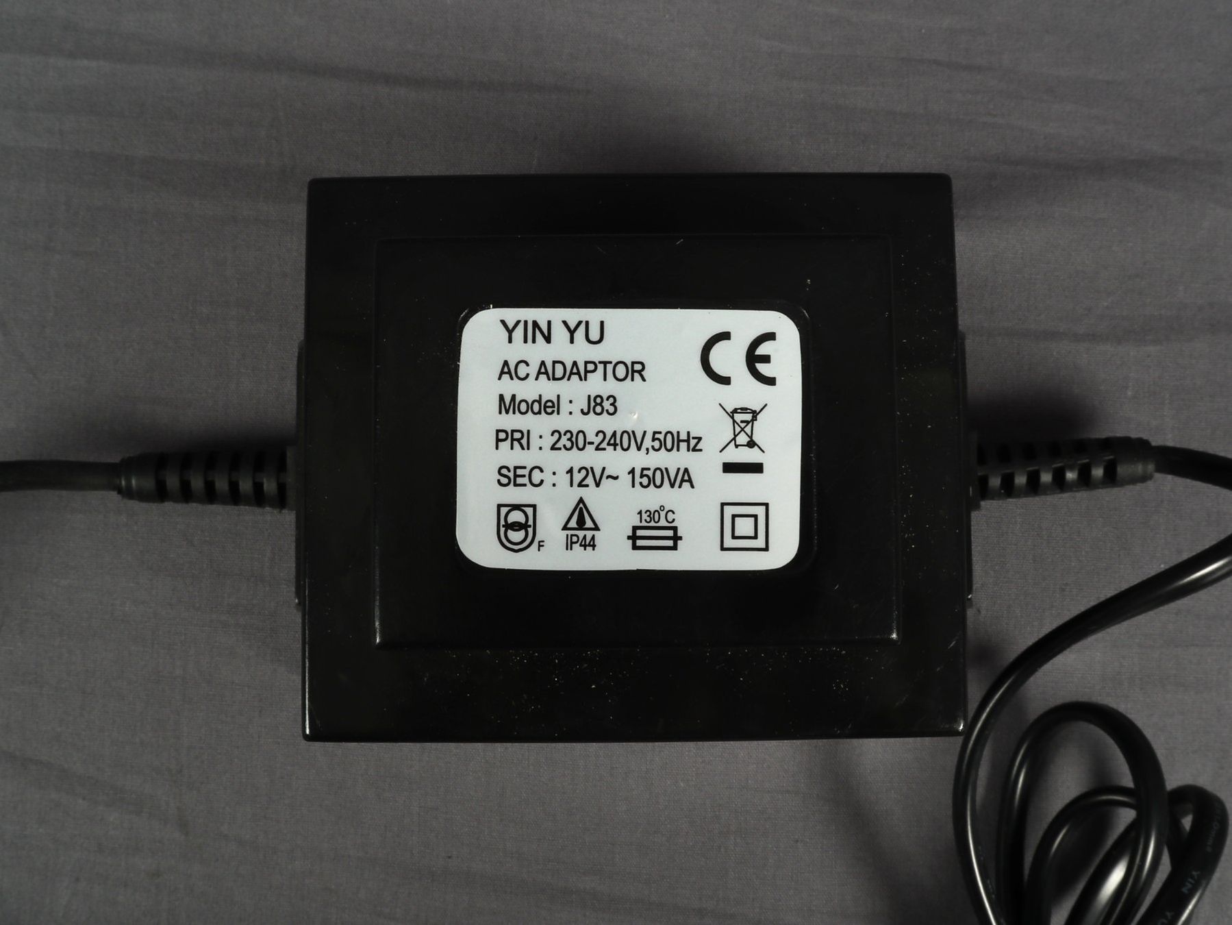 Laufwerke & Adapter: YIN YU Ac Adapter Model: J83 – Gebraucht aus Steinen von Restwert_Steinen 1