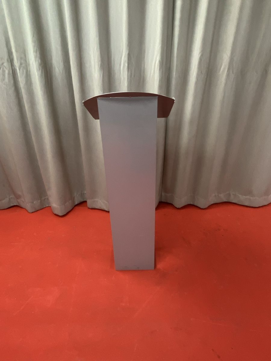 Equipement de magasin & Foires: Rednerpult oder Empfangsdesk – D'occasion à Hägglingen par Karin0802 2