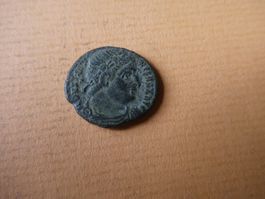 uralte Bronzemünze  18 mm     2.55 g